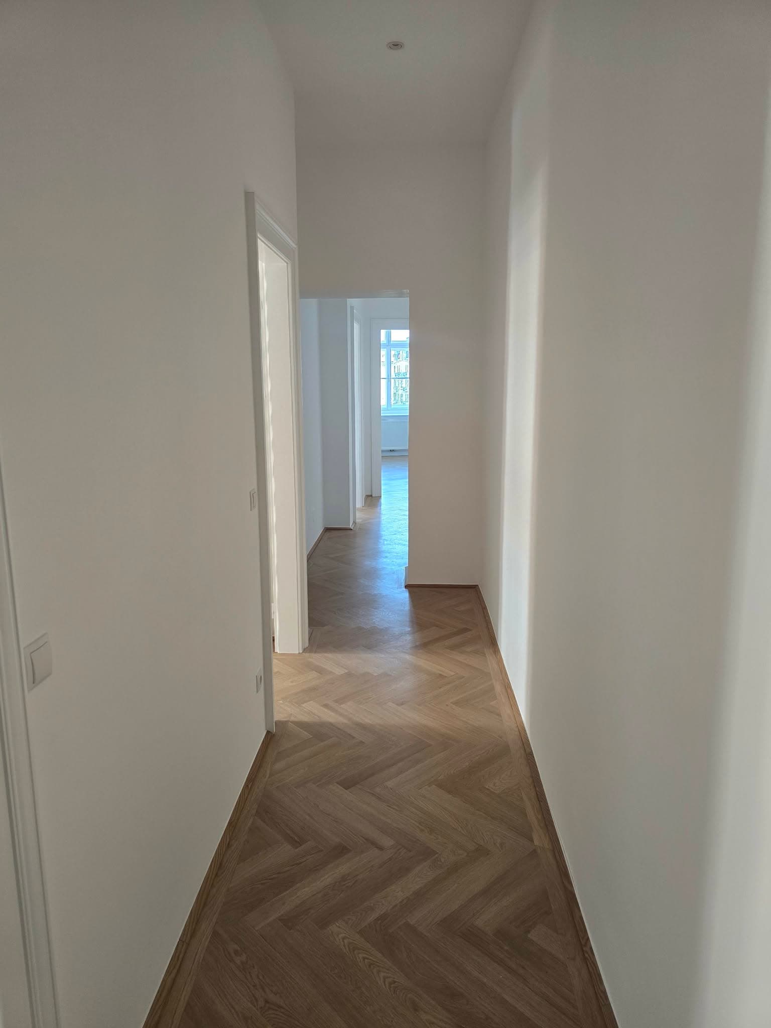 Flur mit Parkettboden